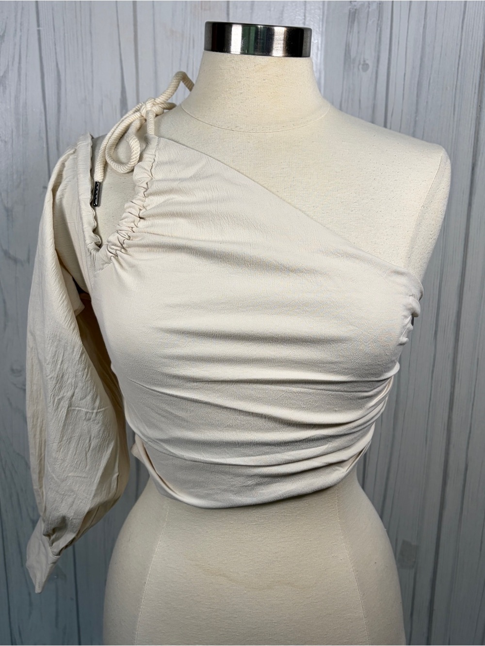 NWT WNTRMSE Pippa One-Shoulder Long-Sleeve Crop Top in Vanilla, Size 6